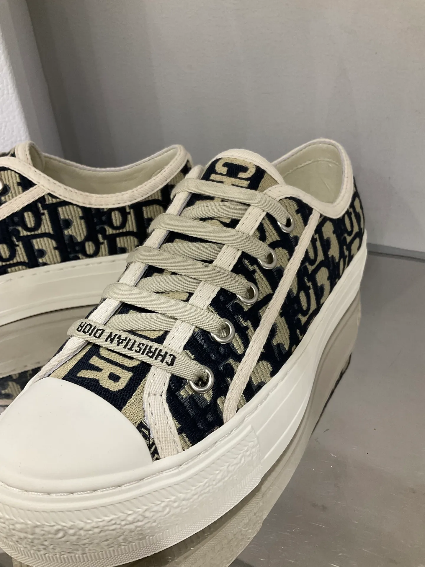 👟👟Ex-factory price 480👟👟 Dior embroidered canvas shoes, full range of colors on sale Size: 35-41